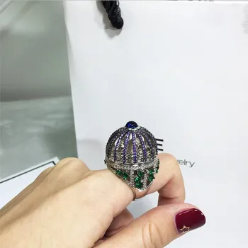 2020 Нова мода Луксозен чар AAA Франзела нарязани на Кубичен циркон Годежни пръстени за жени, Т образен камък Вечерни сватбени декорации SR04