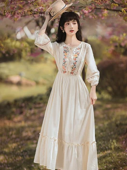 2021 Пролет есен Нов прием на Ретро кръгла яка с бродерия на цветя, дълго памучно рокля с ръкав три четвърти от кайсиев цвят