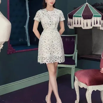 2023 Ново лятното модно мини рокля трапецовидна форма с дантелен бродерия на мъниста, женски сладко елегантна рокля с кръгло деколте