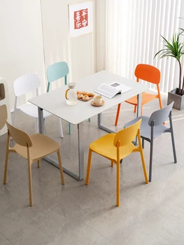 Трапезария стол от скандинавския пластмаса, модерен просто домашен стол с облегалка, стол за работния плот, стол за интернет-магазин чай с мляко, козметичен стол